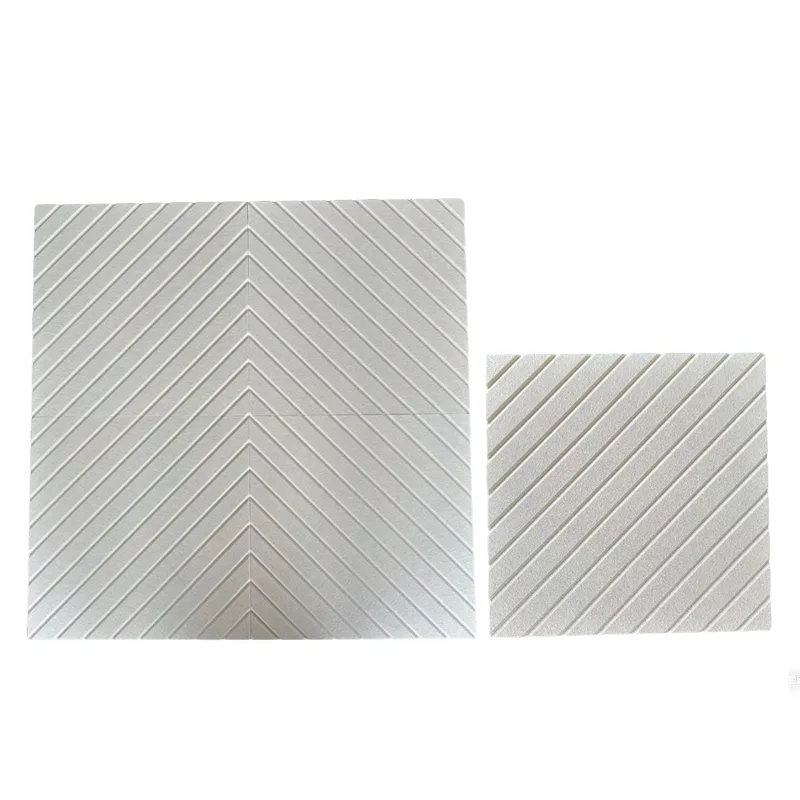 Beige V-Kanal-Akustikplatte aus PET-Filz